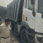 Ramgarh criminals' rampage, set a truck on fire, fired bullets..