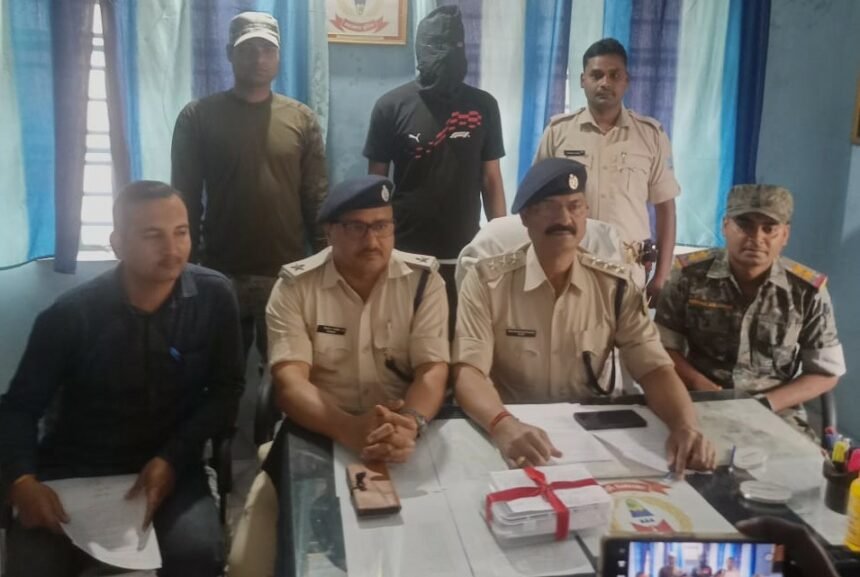 Two including a criminal of Sujit Sinha gang arrested in Palamu