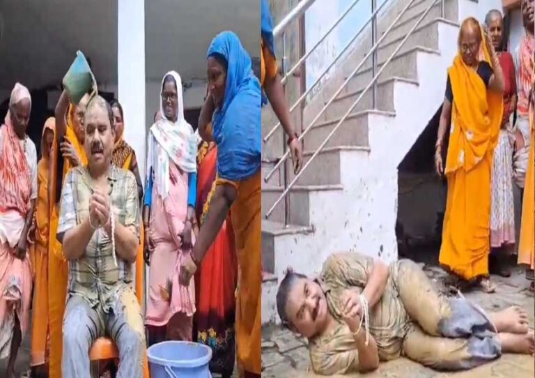 इंद्रदेव को मनाने की अनोखी परंपरा, BJP नेता गुड्डू खान को महिलाओं ने कीचड़ से नहलाया