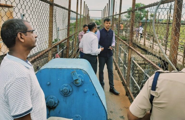 रांची में कांके और धुर्वा डैम सुरक्षित, भारी बारिश के बावजूद जलस्तर खतरे के निशान से नीचे रांची में कांके और धुर्वा डैम सुरक्षित, भारी बारिश के बावजूद जलस्तर खतरे के निशान से नीचे