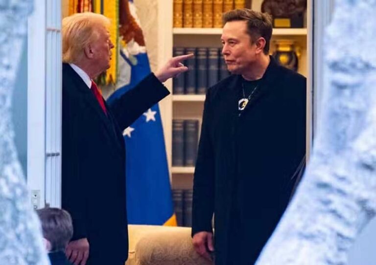 डोनाल्ड ट्रंप और एलन मस्क के बीच तीखी जुबानी जंग, ट्रंप ने दे डाली धमकी!