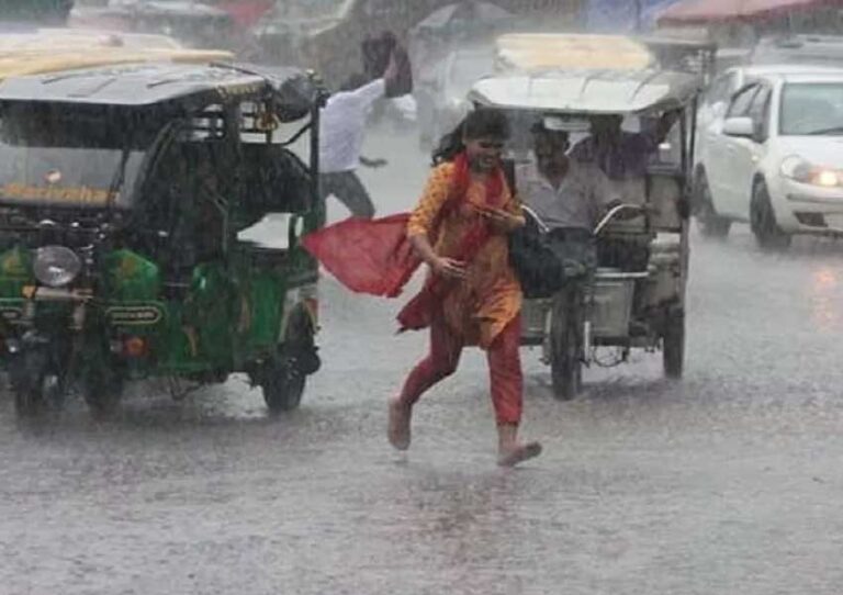 बंगाल की खाड़ी में चक्रवाती तूफान ‘दाना’ का खतरा, झारखंड में भारी बारिश की चेतावनी