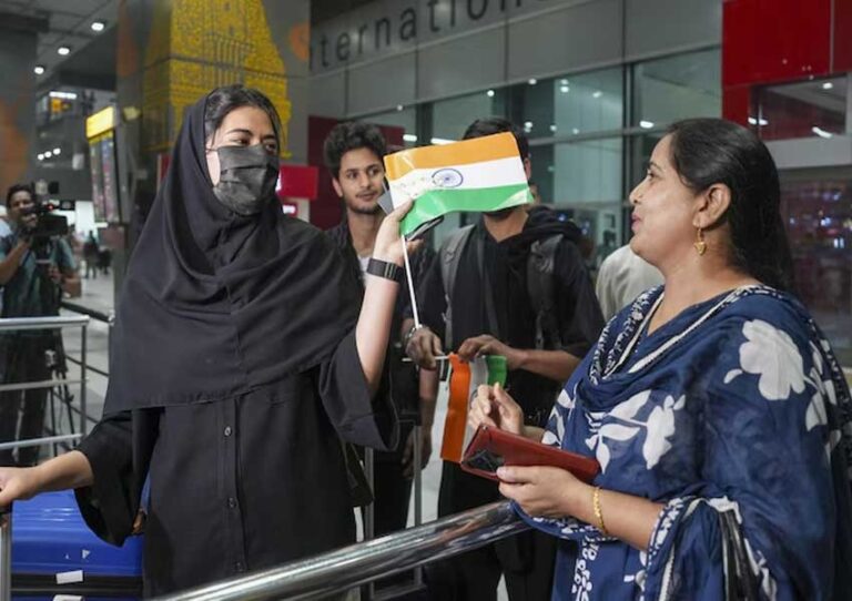 Iran–Israel War : 100 से अधिक भारतीय छात्र स्वदेश लौटे, मेडिकल शिक्षा के लिए ईरान में पढ़ाई क्यों?