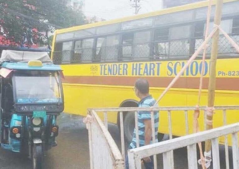 हिनू में टला बड़ा हादसा!, स्कूल बस का ब्रेक फेल, 30 बच्चे बाल-बाल बचे