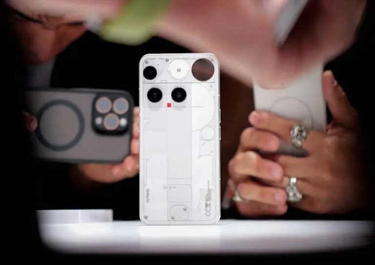 Nothing Phone 3 भारत में लॉन्च, 79,999 रुपये से शुरू, ट्रिपल 50MP कैमरा, 5500mAh बैटरी