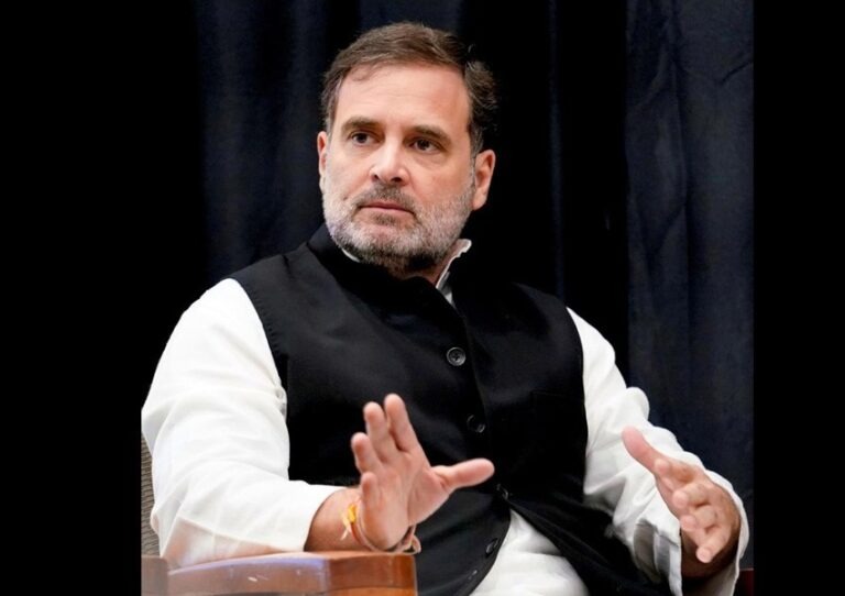 राहुल गांधी का चुनाव आयोग पर हमला, गुजरात की गुमनाम पार्टियों को 4300 करोड़ चंदा, जांच की मांग