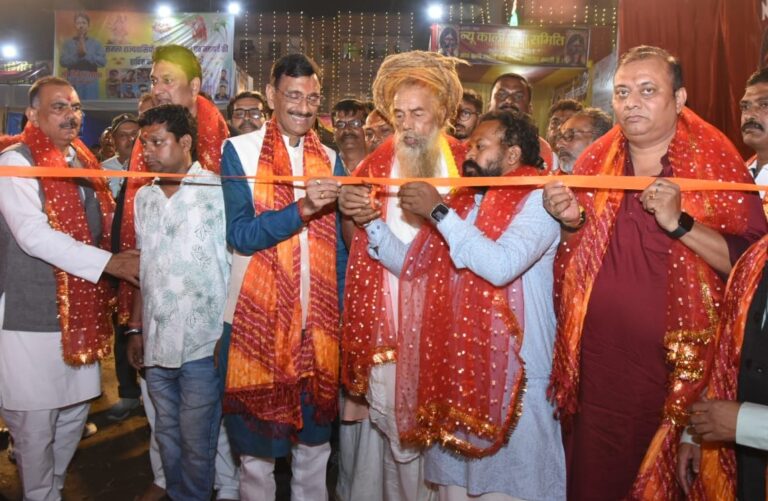 डोरंडा में राजस्थानी थीम पर सजा पंडाल, मां के दर्शन को भारी संख्या में पहुंच रहे भक्त