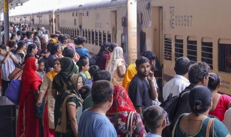 छठ पूजा में रांची-पटना ट्रेनों में कन्फर्म टिकट का संकट, वेटिंग लिस्ट लंबी