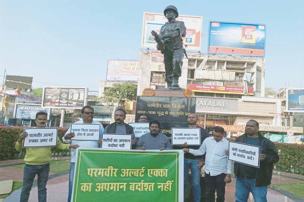 Anger in Ranchi over Broken statue of Albert Ekka