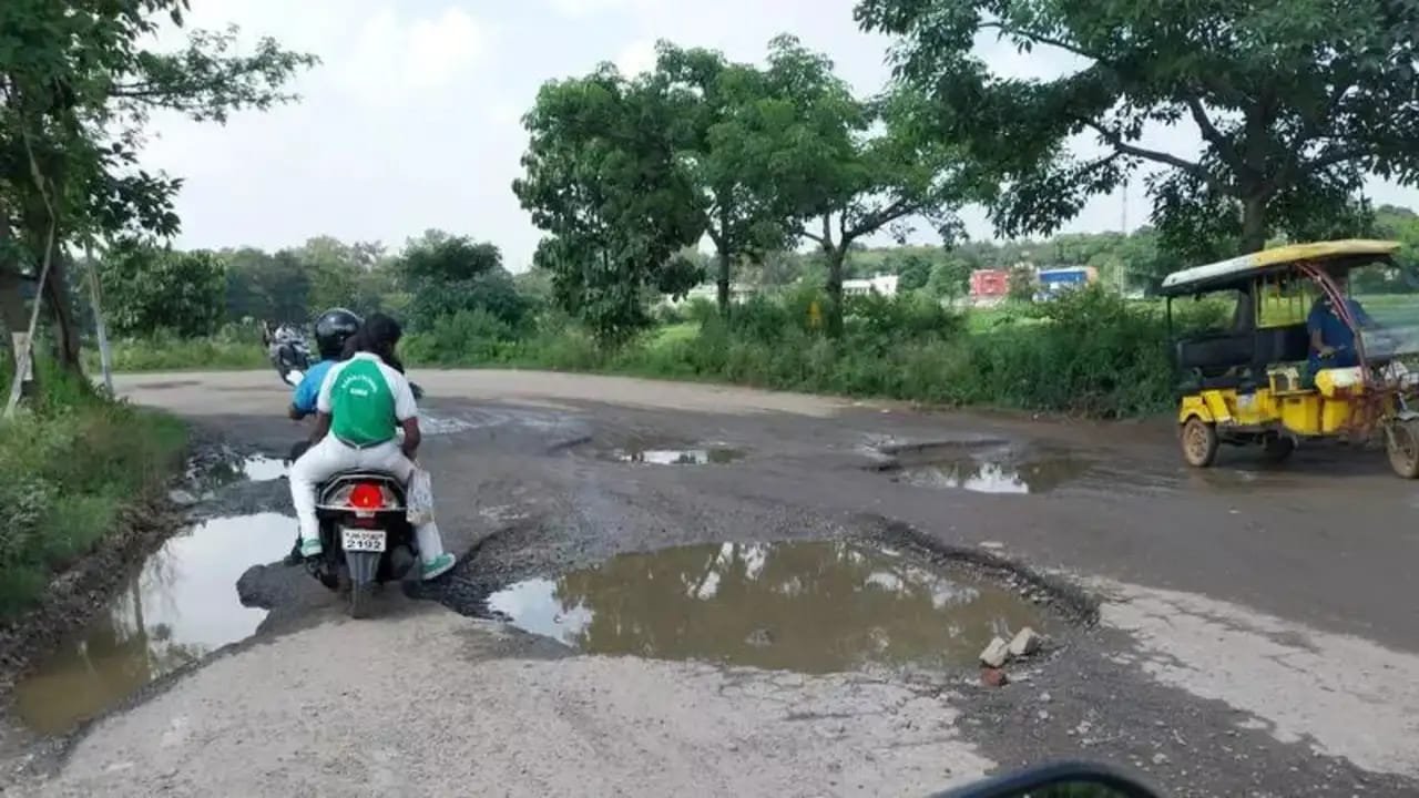 Jaipur Road in Kanke is in Bad Shape