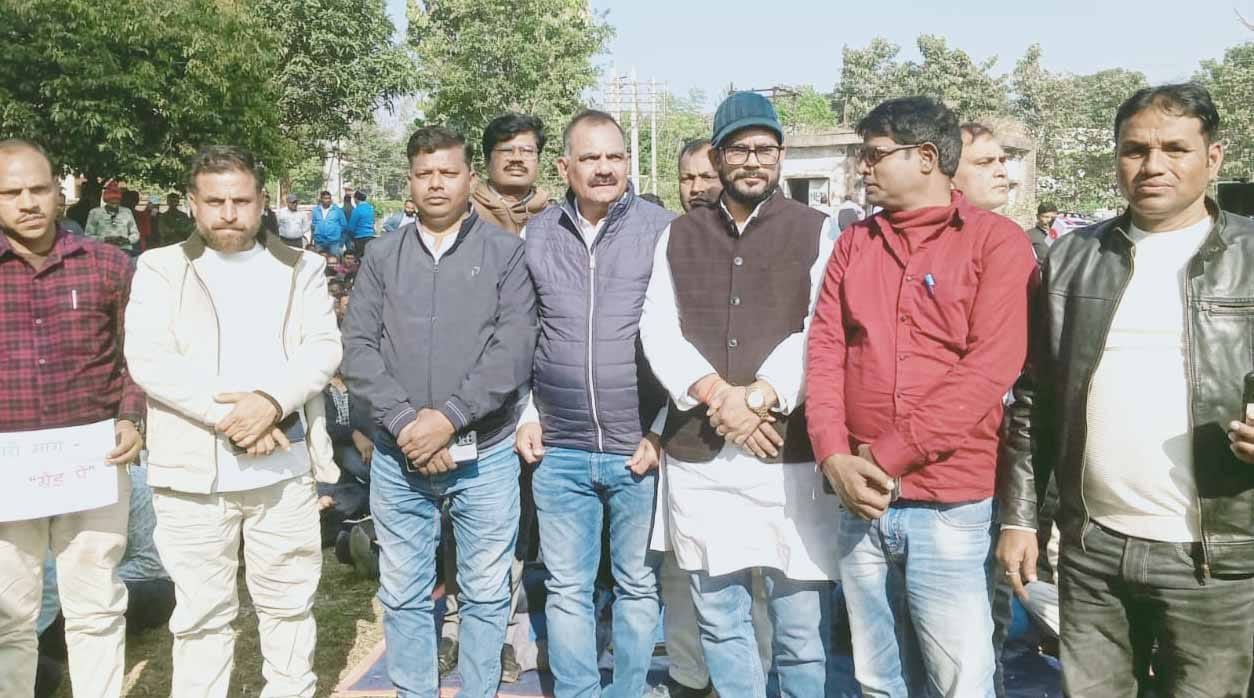 MNREGA workers Surrounded the Minister's House