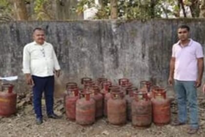 Black marketing of gas Cylinders exposed in Garhwa