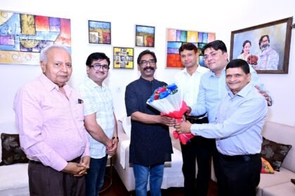 Delegation of Digambar Jain Panchayat met Hemant Soren