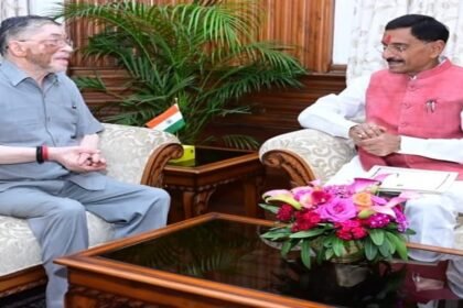 Sanjay Seth met Governor Santosh Gangwar