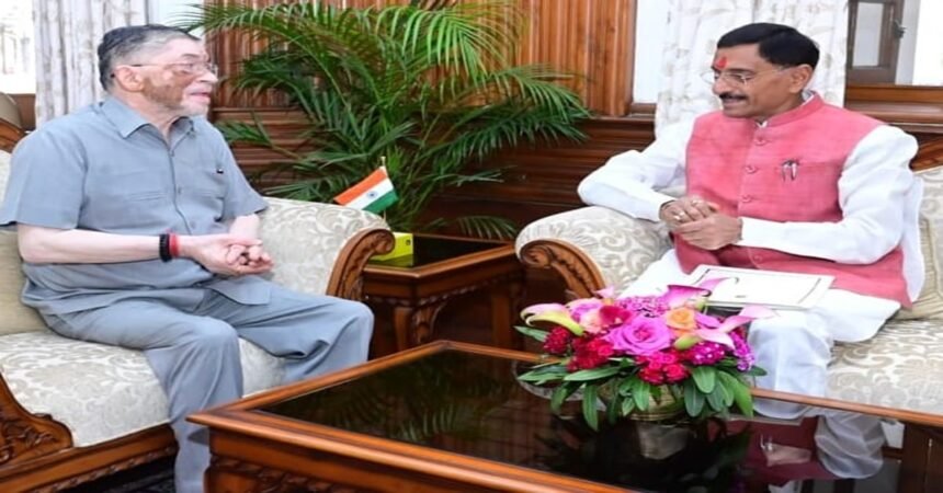 Sanjay Seth met Governor Santosh Gangwar