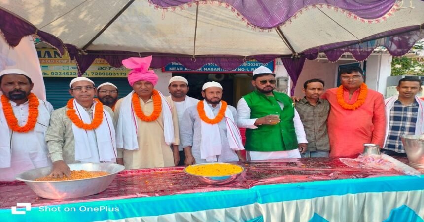 Unique Picture of Ganga-Jamuni culture seen on the Streets of Ranchi