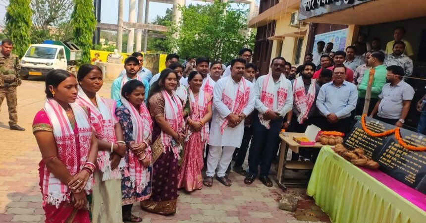 MLA Vikas Kumar Munda opened the box of schemes worth more than Rs 71 lakh.