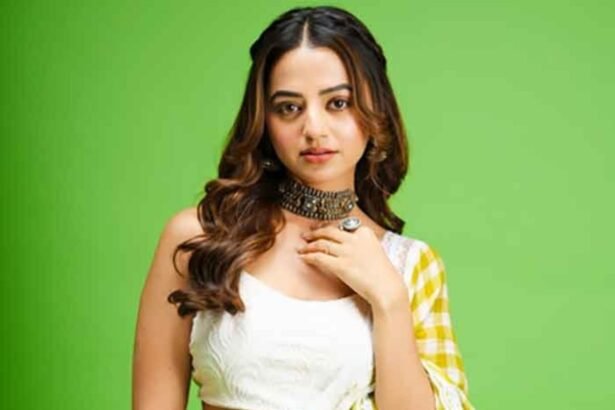 Helly Shah in Gullak 5