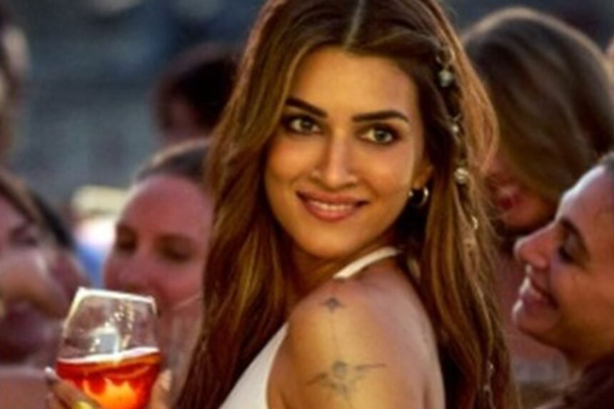 Kriti Sanon in Cocktail 2