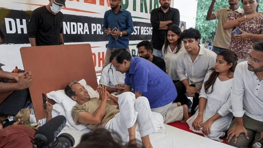 Arvind Kejriwal reaches Jantar Mantar; says, Remove Dharmendra Pradhan, make Sonam Wangchuk the Education Minister.