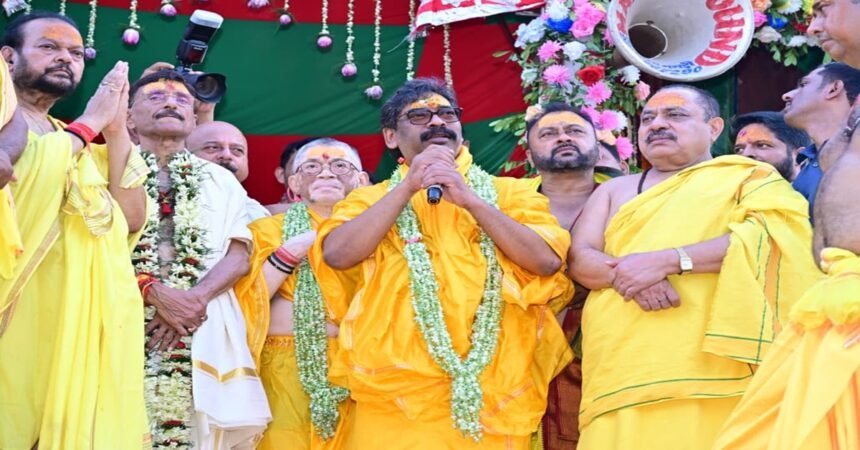 Governor and Chief Minister participate in the historic Jagannathpur Rath Yatra; CM Soren makes this announcement.