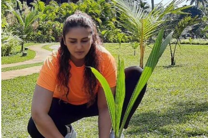 Huma Qureshi Ek Ped Maa Ke Naam