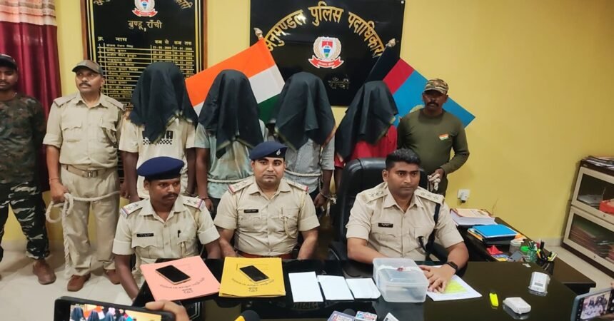 Robbery case solved within four hours; four accused arrested.