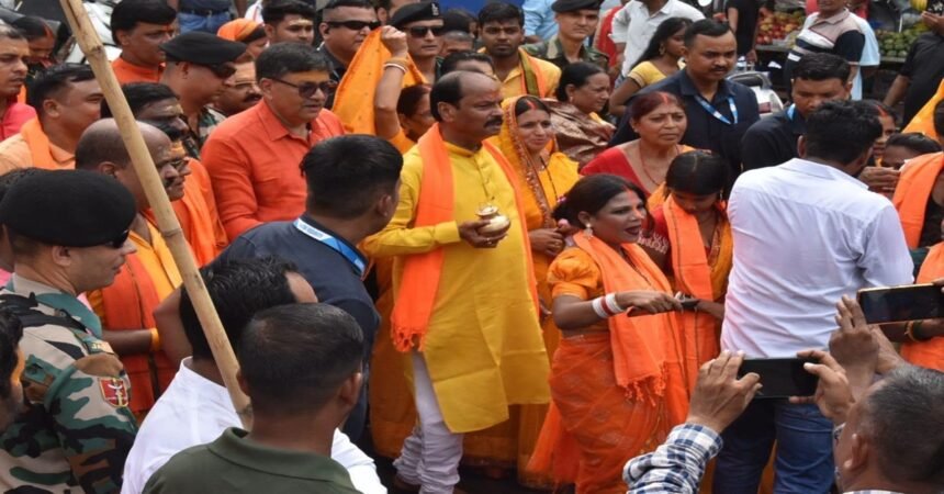 Raghubar Das, Jamshedpur, Sawan Third Somwari, Sawan 2026, Jalabhishek, Lord Shiva, Surya Mandir Jamshedpur, Jharkhand News, Odisha Former Governor, Shiv Temple, Hari Maidan Baridih, Har Har Mahadev, Sawan Festival