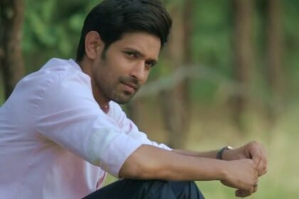 virkant messy in romantic movie
