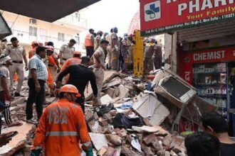 Delhi building collapse, Satya Niketan building collapse, illegal