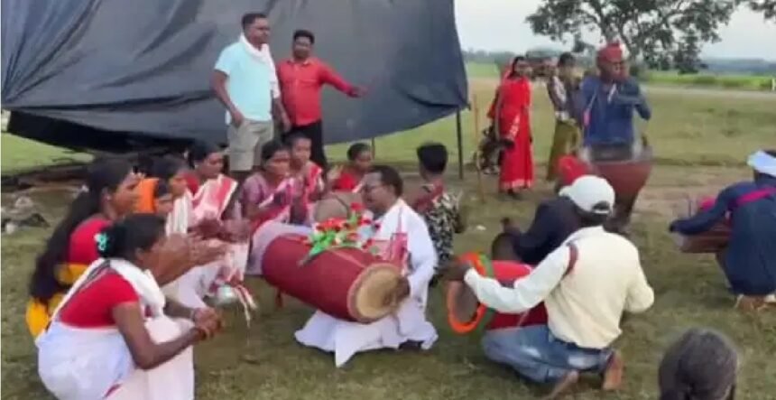 Gumla news, Hindalco bauxite mining, villagers protest, bad roads, Karam festival celebration, Jharkhand local news, tribal rights
