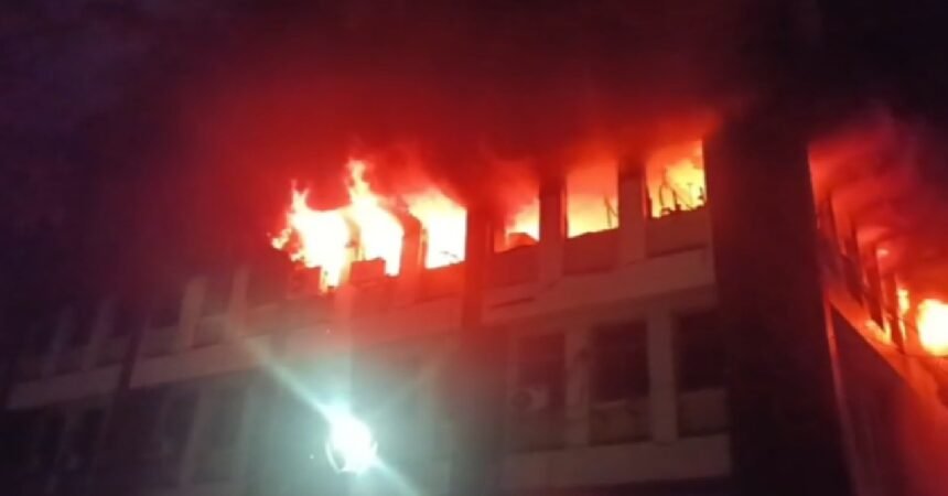 Jamshedpur Fire, LIC Building Fire, Jamshedpur News, Bistupur Fire