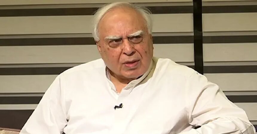 Kapil Sibal, Diggahi Naxali, Dimaagi Naxali, Narendra