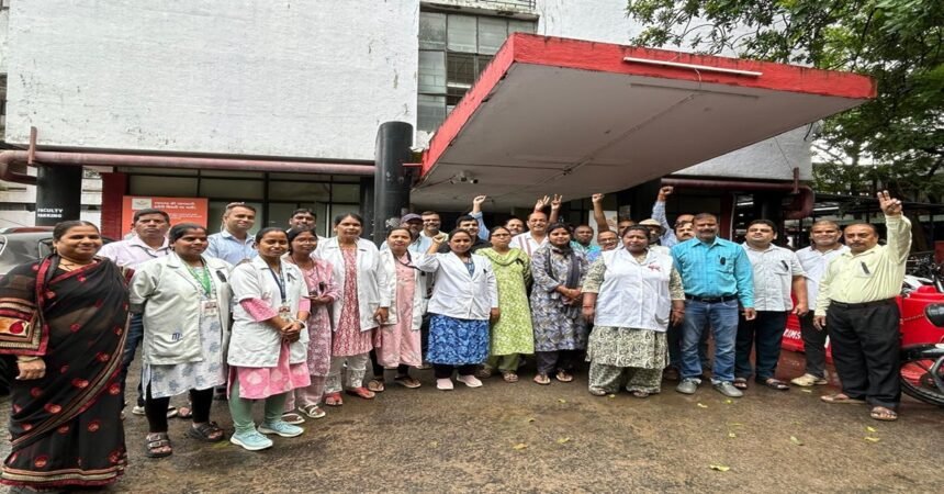 RIMS Employees, Old Pension Scheme OPS, Jharkhand Non-Gazetted Employees Federation, Ashok Kumar Singh Nayan, RIMS Ranchi, Government Employees Jharkhand, 7 Point Demands
