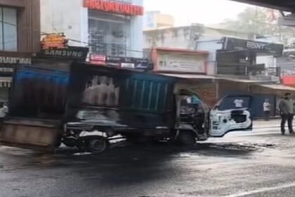 Ranchi News, Piska More, Cattle Smuggling, Ranchi Police, Vehicle Set on Fire, Jharkhand
