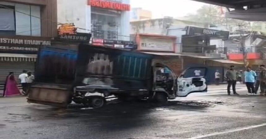 Ranchi News, Piska More, Cattle Smuggling, Ranchi Police, Vehicle Set on Fire, Jharkhand