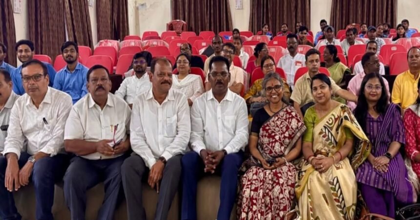 St Columba College, Hazaribagh, Sonajharia Minz, Vinoba Bhave University, Higher Education, Jharkhand News