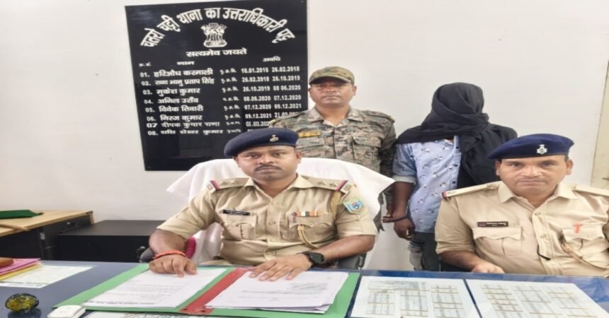 Bokaro News, Jharkhand News, Bhuneswar Turi Arrested, Chatrochatti Police, Bokaro Police, Absconding Warrant Accused, Police Raid, ST 131/2022, Jharkhand Crime News, Shashi Shekhar, Chidri Village, Jharkhand Police Action