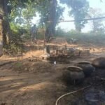 Chaibasa news, West Singhbhum excise department, illegal liquor raid, mahua liquor destruction, Hatgamharia news, Jhikpani police, crime news Jharkhand
