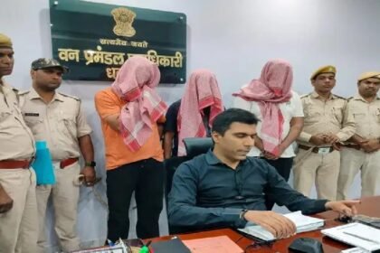 Dhanbad news, wildlife smuggling, leopard skin, DFO Vikas Paliwal, Memco More, police raid, Jharkhand news