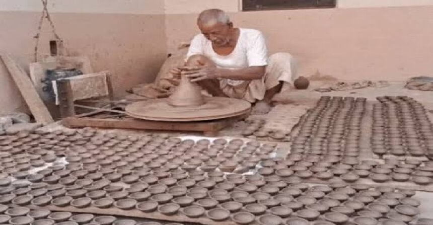 Galudih news, Diwali diyas, potters crisis, Jamshedpur news, clay lamps weather issue, electronic chak pottery, festival business update