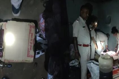 Giridih news, illegal liquor factory, Mahadevadih, Gandey police, excise department raid, Jharkhand crime, local updates