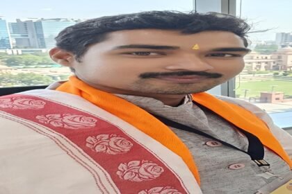 Jharkhand News, 108 Ambulance Workers Protest, Irfan Ansari, Neeraj Tiwari, NHM Jharkhand, Ranchi News, Health News Jharkhand, Strike News Jharkhand