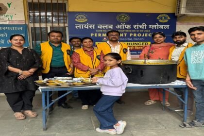 Lions Club Ranchi Global, Sadar Hospital Ranchi, Khichdi distribution, social service Ranchi, charity news, community service Jharkhand, Lions Club India