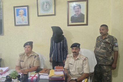 Lohardaga news, ganja smuggling, police raid, drug bust Jharkhand, fake number plate, crime news, Lohardaga police