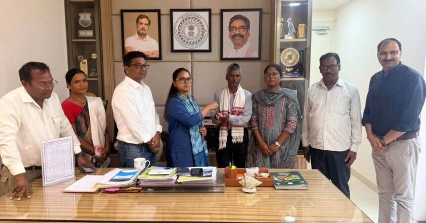 Shilpi Neha Tirki, Albert Ekka, Vincent Ekka, Jharkhand Agriculture Minister, Hemant Soren, martyr family respect, Ranchi news