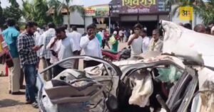 beed-maharashtra-bus-car-collision-accident-potholes-five-dead