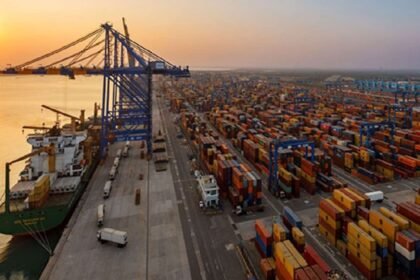 export relief scheme, West Asia crisis, ECGC insurance, Ministry of Commerce, Indian exporters, logistics cost, freight rates, government scheme