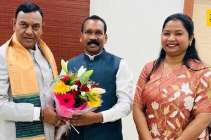 geeta-koda-madhu-koda-attend-odisha-governor-brajmohan-ram-oath-ceremony