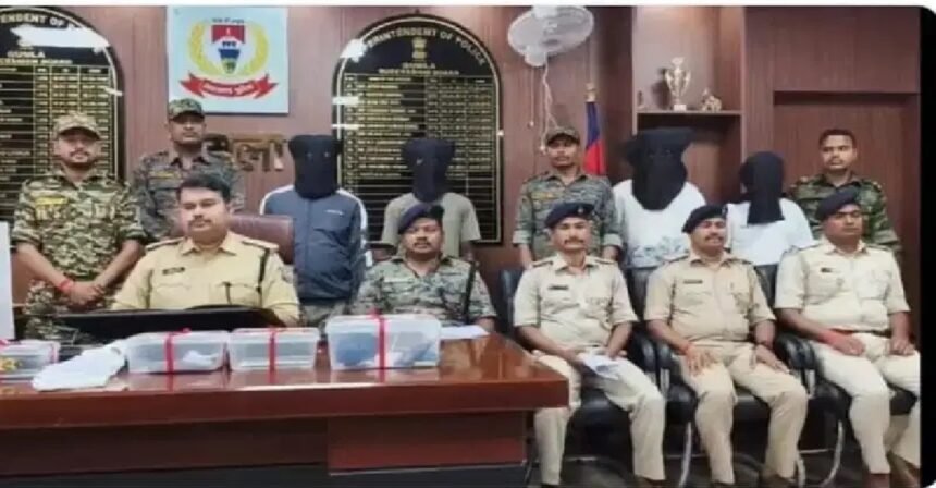 gumla-plfi-zonal-commander-four-arrested-weapons-recovered-kamdara